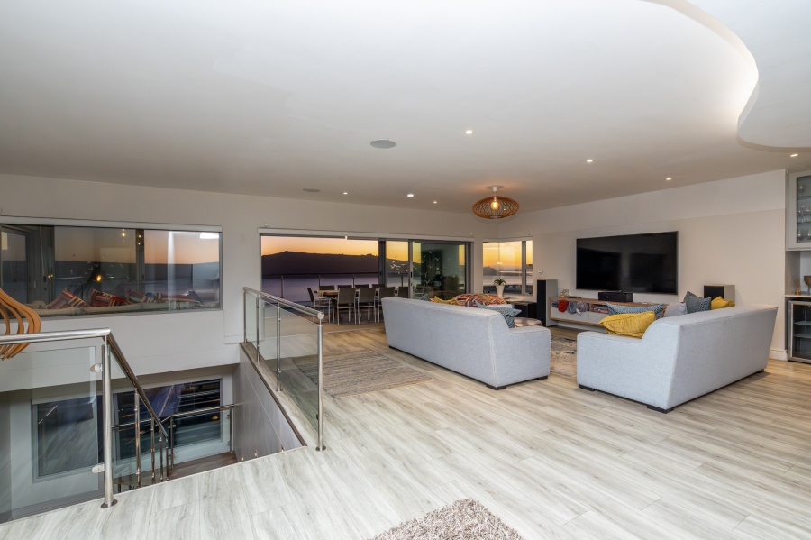 6 Bedroom Property for Sale in Myburgh Park Western Cape